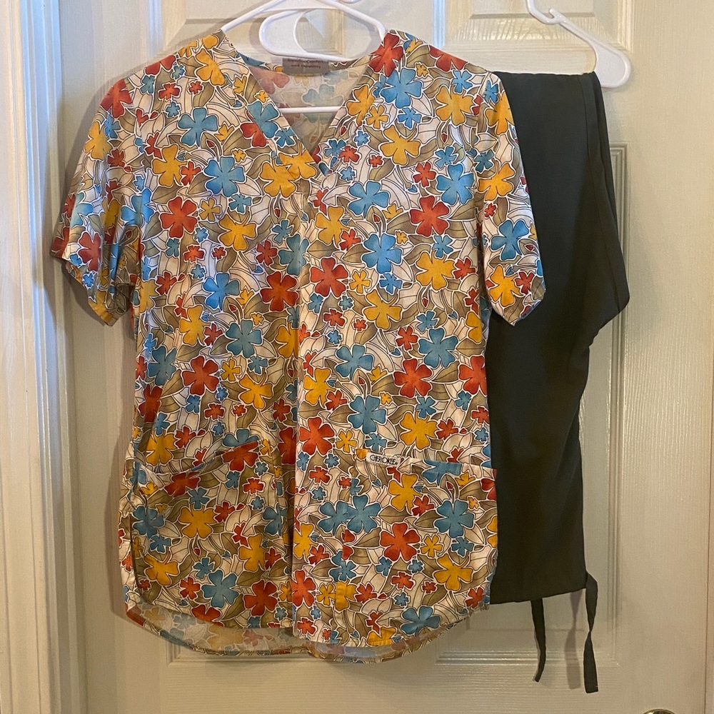 Cherokee Multicolor Floral Fall Autumn Scrub Uniform Top with Pants Set